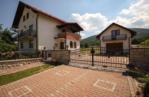 Licko Lesce Apartment | Apartman Lucija & Luka