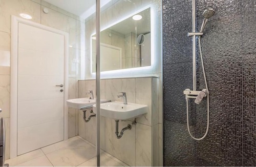 Bili brig Apartment | Apartman Oleander close to the beach