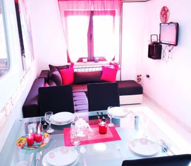 Omisalj Apartment | Apartman "Sabine red" with heated pool