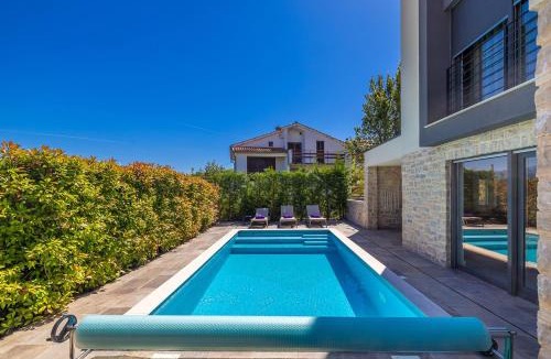Njivice Apartment | Apartman SIORA s privatnim grijanim bazenom