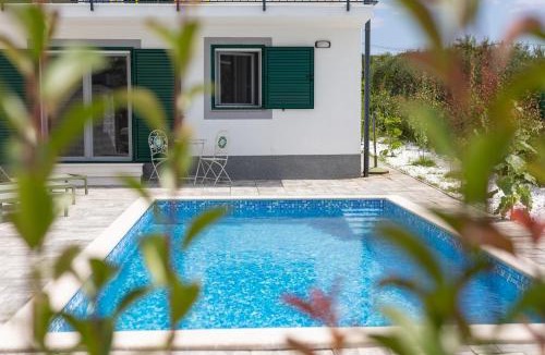 Milovcici Apartment | Apartman Vila Bugenvila