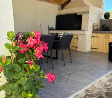 Grebastica Apartment | Apartmani "Mary"