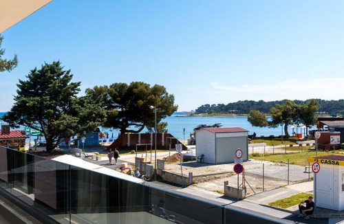 Pomer Apartment | Apartment 20m from the beach | New vacation accommodation with WLAN, satellite TV, air conditioning