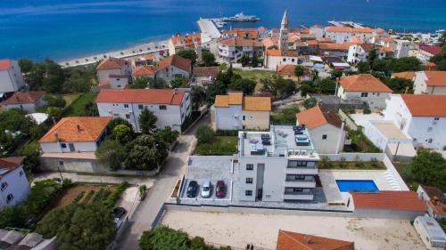 Turanj Apartment | APARTMENT 3 Villa Stella Deluxe with a heated swimming pool, jacuzzi, sauna and BBQ