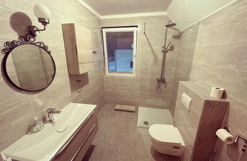 Gozd Martuljek House | Apartment and rooms Maraton