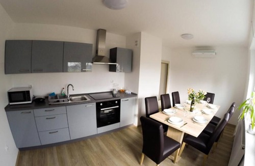 Ptuj Apartment | Apartment Andrej Gubčeva 2BR w/Parking, Balcony