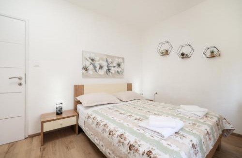 Rovanjska Apartment | Apartment Ante with Jacuzzi & Seaview