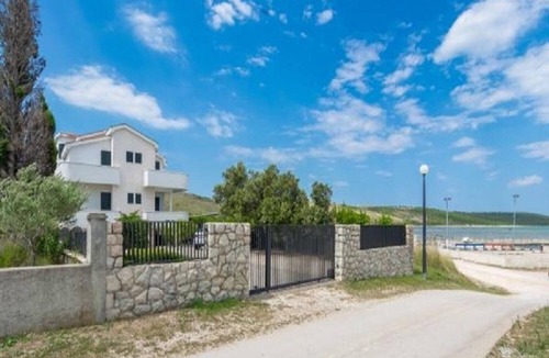 Ljubac Apartment | Apartment Blue Skies - 30 m from the sea: A1(4+1) - Ljubac, Zadar riviera, Croatia