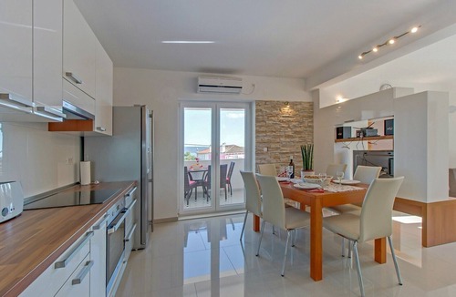 Nerezine Apartment | Apartment CLAIRE with large heated pool (50m2) and sea view in a quiet location in Nerezine on the island of Lošinj