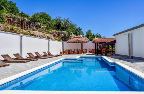 Cesarica Apartment | Apartment Delfin-2 by Interhome