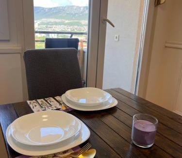 Mejasi Apartment | apartment Deliri with private parking