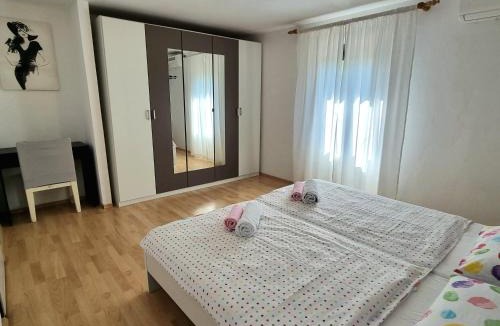 Skrbcici Apartment | Apartment Deni
