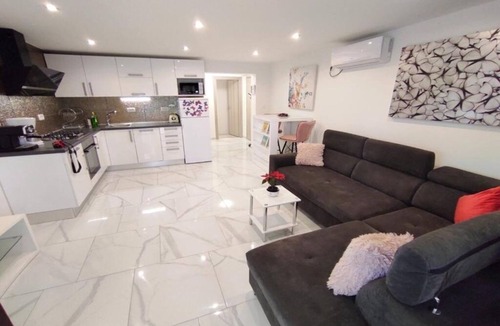 Municipality of Omisalj Apartment | Apartment Dino 2+1 with heated pool