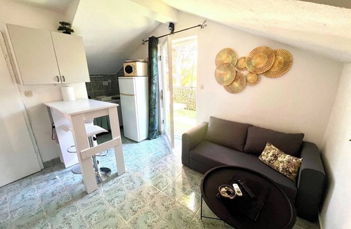 Cove Osibova (Milna) Apartment | Apartment Dolce Vita - 40 m to the sea & Beach-sleeps 3