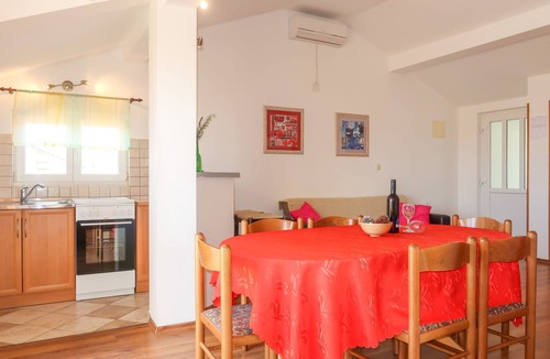 Barbat na Rabu Apartment | Apartment Dora by Interhome