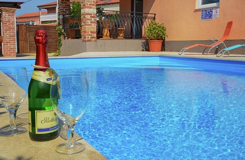 Cancini Other | Apartment for up to 5 persons near Porec with shared pool