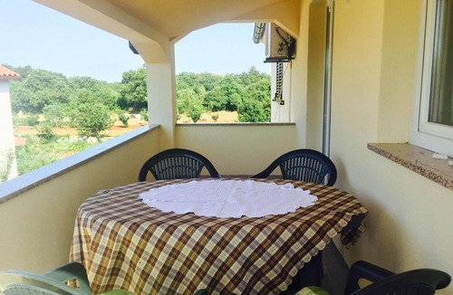 Pinezici Apartment | Apartment Fuma in Pinezići mit Privatem Balkon by Interhome