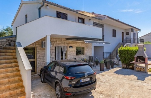 Mali Vareski Apartment | Apartment Fuzalo View by Villas Guide