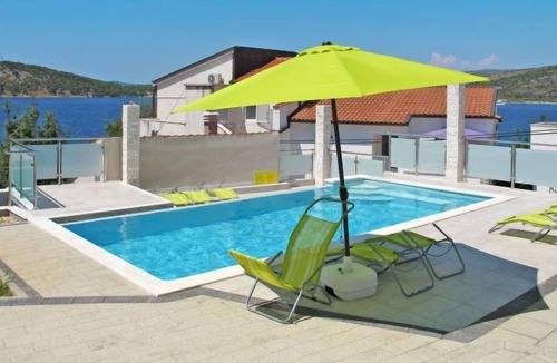 Razanj Apartment | Apartment Galeb (ROZ100) in Rogoznica/Razanj - 6 persons, 2 bedrooms