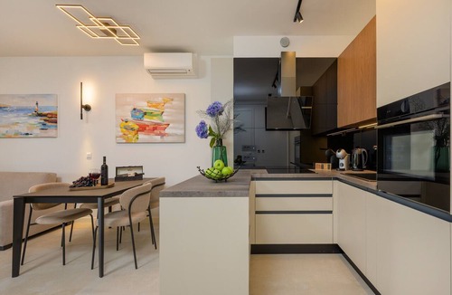Znjan Apartment | Apartment 'Green Eden' with Sea View, Wi-Fi and Air Conditioning