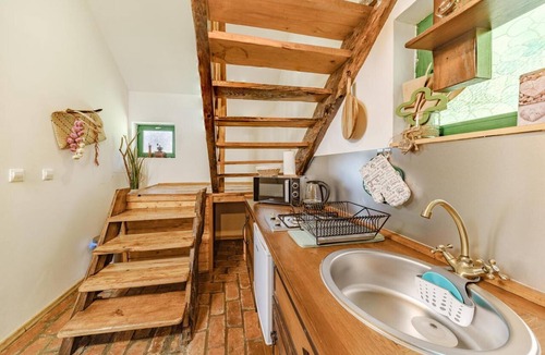 Vranovaca Apartment | Apartment 'Holiday Park Plitvice Paradise II' with Mountain View, Balcony and Wi-Fi