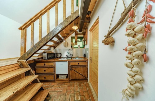 Vranovaca Apartment | Apartment 'Holiday Park Plitvice Paradise II' with Mountain View, Balcony and Wi-Fi