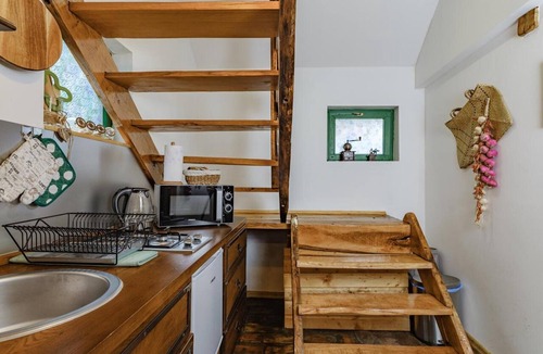 Vranovaca Apartment | Apartment 'Holiday Park Plitvice Paradise II' with Mountain View, Balcony and Wi-Fi