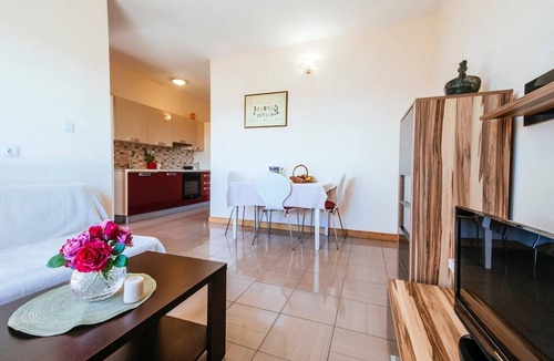 Starigrad Apartment | Apartment in Starigrad near Paklenica Park
