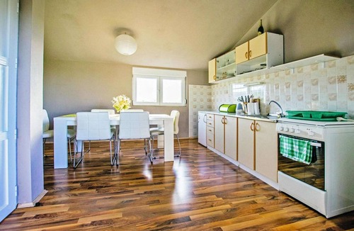 Starigrad Apartment | Apartment in Starigrad near Paklenica Park