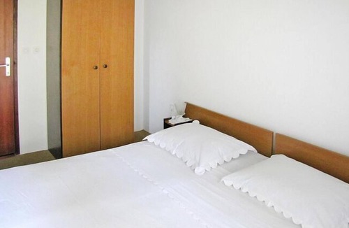 Stara Novalja Apartment | Apartment in house Srecko, Stara Novalja, on the beach