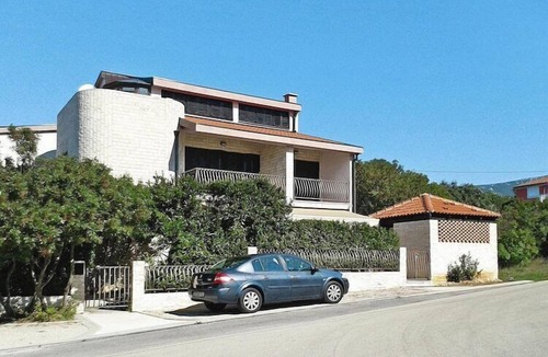 Jadranovo Apartment | Apartment in Jadranovo with balcony