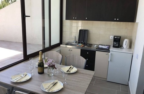 Rab Town Apartment | Apartment in Lopar with Seaview, Terrace, Air condition, WIFI (4607-2)