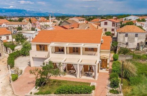 Nin Apartment | Apartment in Nin with Terrace, Air condition, WIFI (864-1)