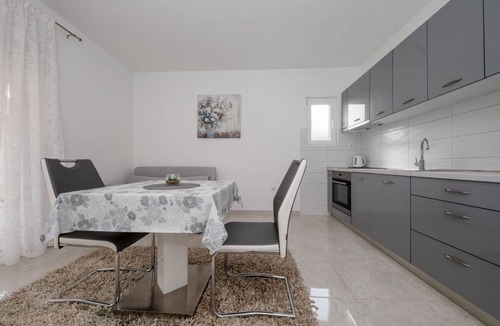 Palit Apartment | Apartment in Palit with Balcony, Air condition, WIFI, Dishwasher (820-8)