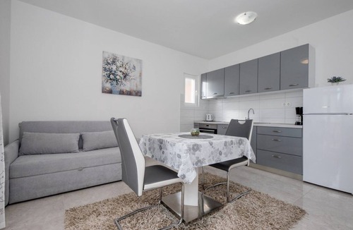 Palit Apartment | Apartment in Palit with Balcony, Air condition, WIFI, Dishwasher (820-8)
