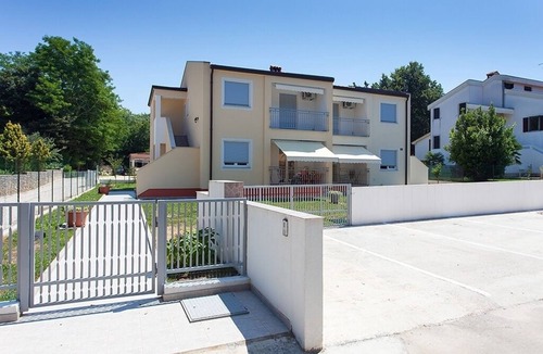 Kukci Apartment | Apartment in Poreč with Balcony, Air condition, WIFI, Washing machine (4928-10)