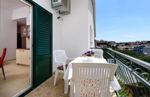 Seget Vranjica Apartment | Apartment in Seget Vranjica with Seaview, Balcony, Air condition, WIFI (5142-3)