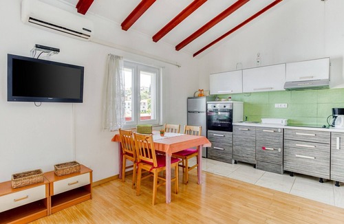 Stomorska House | Apartment in Stomorska near the Sea