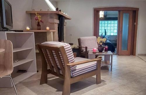 Rovinjsko Selo Apartment | Apartment in stone Villa for two with a shared pool