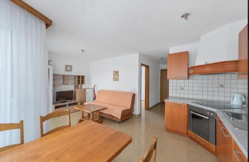 Sukosan Apartment | Apartment in Sukošan with Seaview, Terrace, Air condition, WIFI (3495-1)