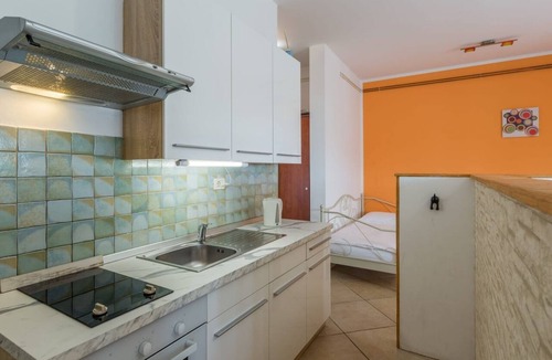 Umag Apartment | Apartment in Umag with Terrace, Air condition, WIFI, Washing machine (244-2)