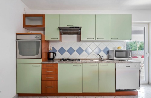 Vir Apartment | Apartment in Vir near Sea Beach