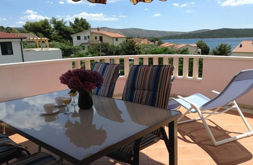 Zaboric Apartment | Apartment in Zaboric near the beach