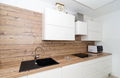 Montovjerna Apartment | Apartment Iva - Two-Bedroom Apartment with Balcony and City View
