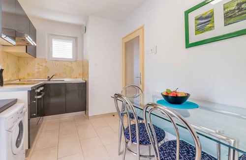 Jurandvor Apartment | Apartment Jadranka with garden and barbeque