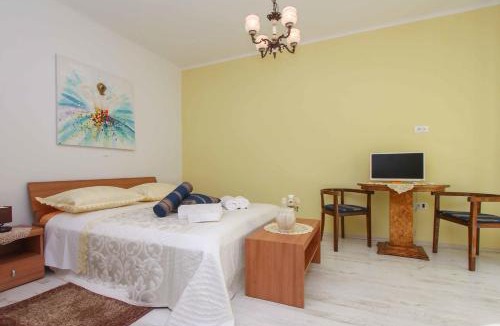 Split House | Apartment Jasmin