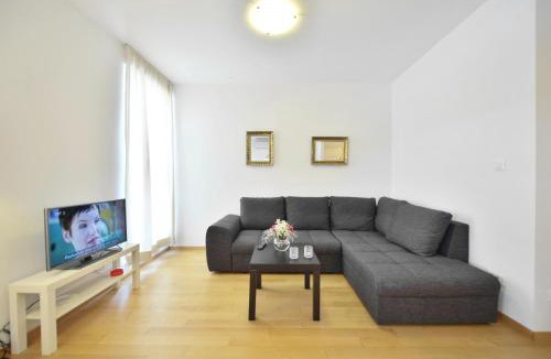 Split Apartment | Apartment Karlo