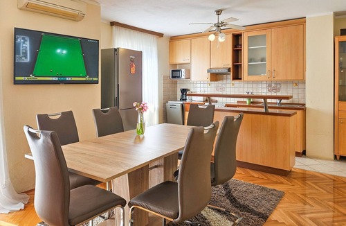 Okrug Gornji Apartment | Apartment Lille by Interhome