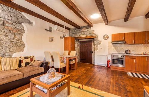 Sezana Apartment | Apartment Leila - Wine & Prosciutto, Dutovlje, Slovenia