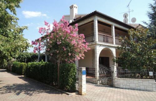 Vrvari Apartment | Apartment LUNA by Interhome